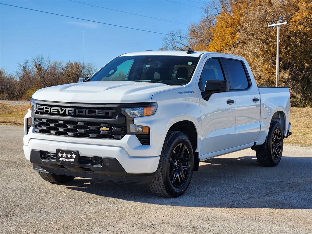 Used 2024 Chevrolet Silverado 1500 Custom image 3