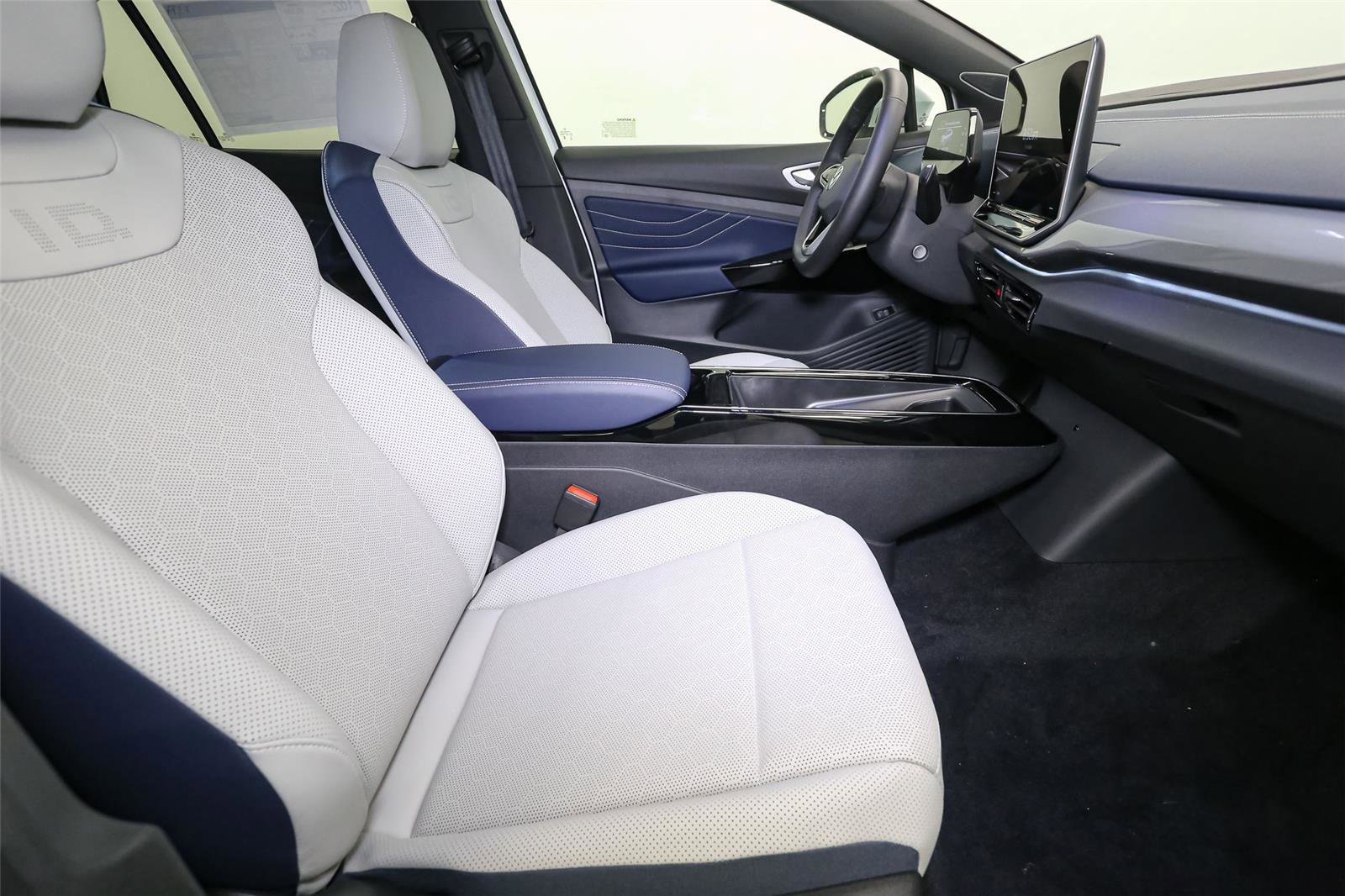 New 2025 Volkswagen ID.4 Pro S Plus AWD/4WD image 12