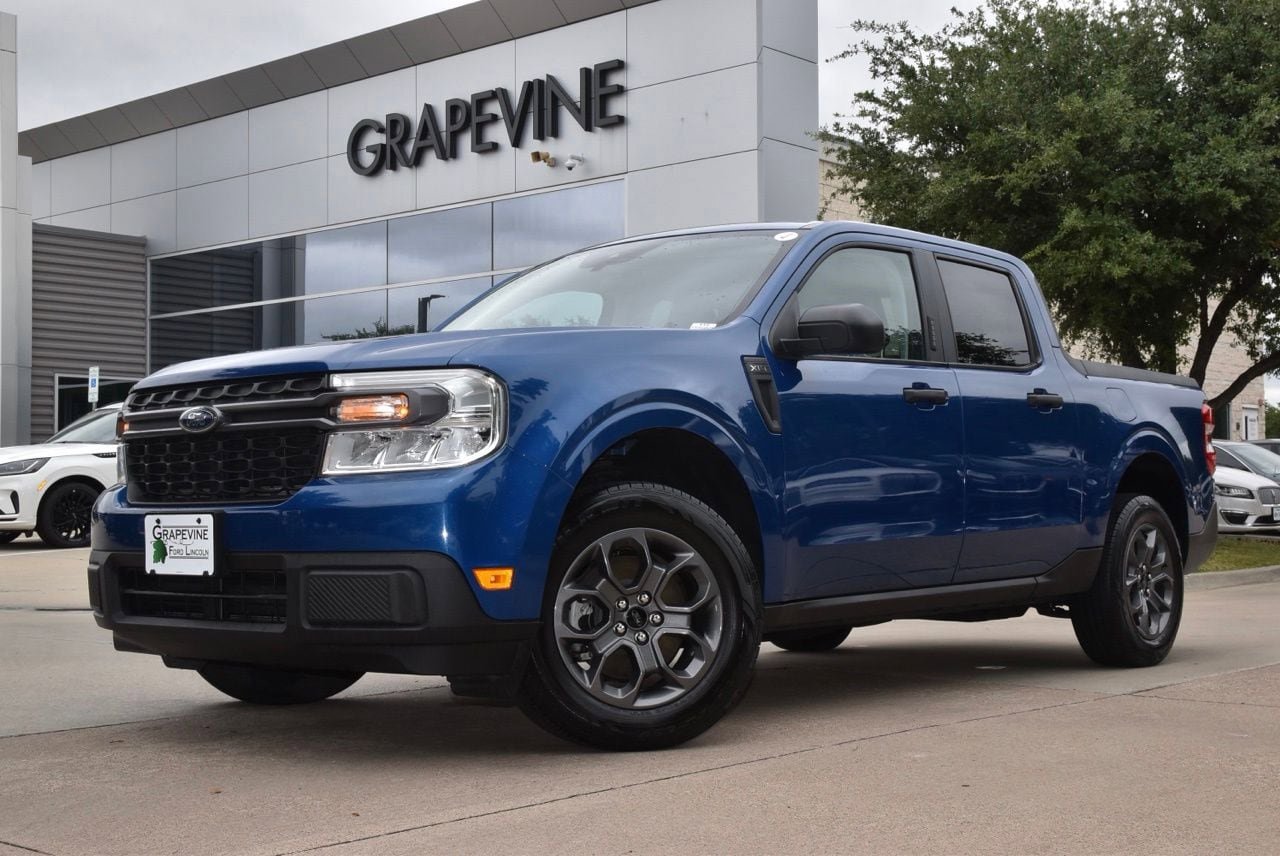 Used 2023 Ford Maverick XLT FWD image 2