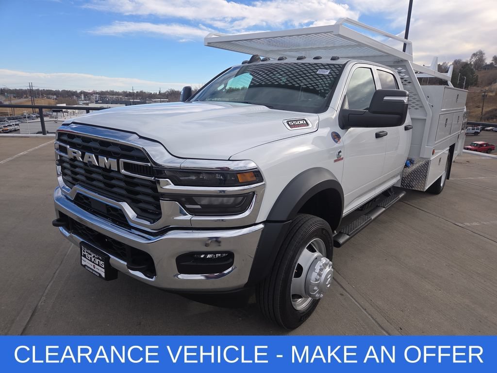 New 2026 RAM 5500 Tradesman w/ Chrome Appearance Group AWD/4WD 360° Tour