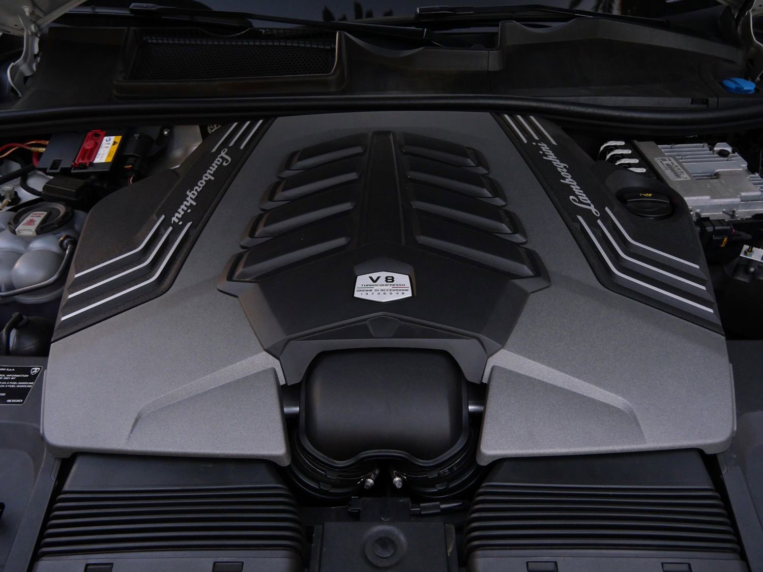 Used 2021 Lamborghini Urus image 25