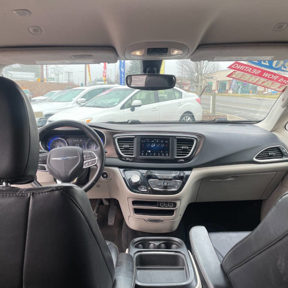 Used 2021 Chrysler Voyager Lxi image 12