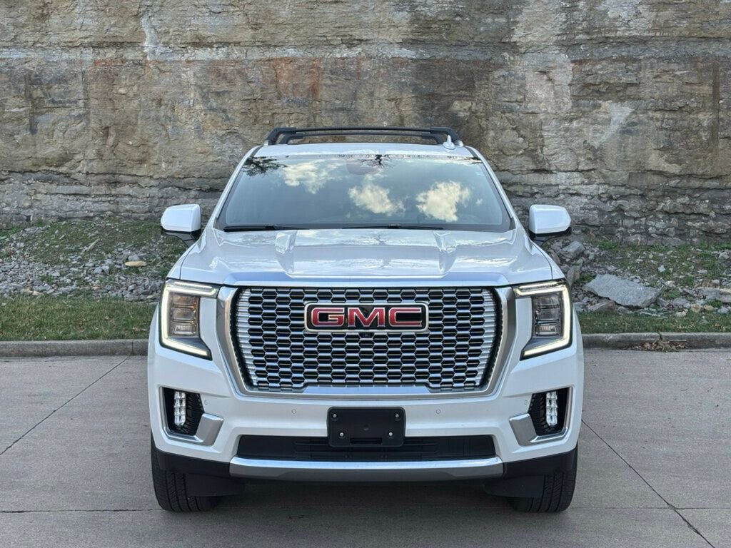 Used 2024 GMC Yukon XL Denali w/ Advanced Technology Package image 5
