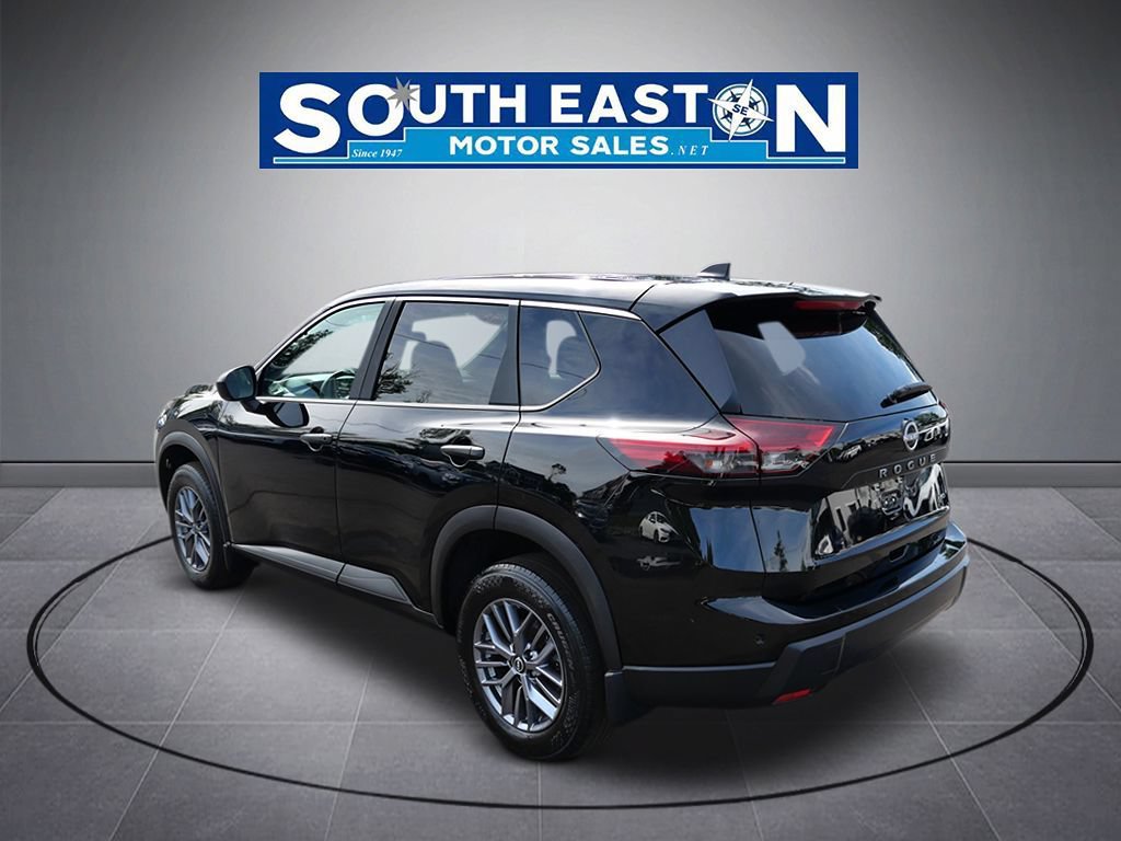 Used 2024 Nissan Rogue S AWD/4WD image 5