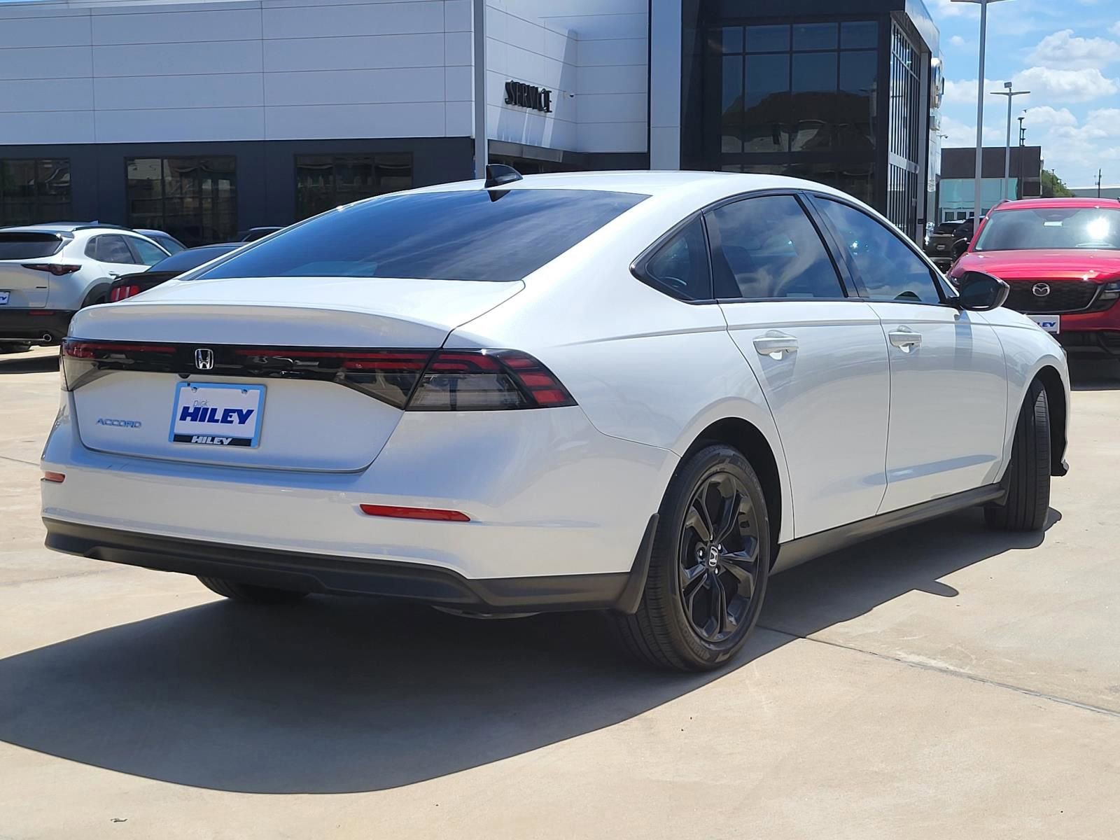 Used 2025 Honda Accord SE image 4