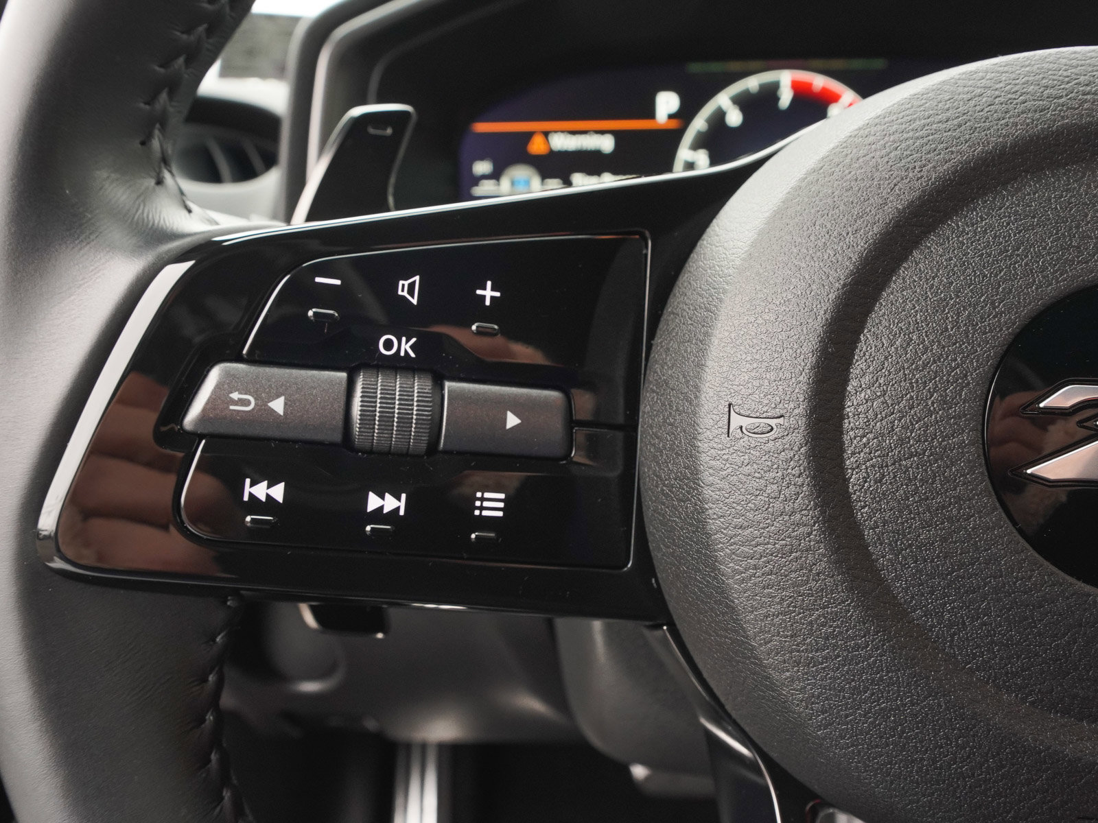 Used 2025 Nissan Z Performance w/ Floor Mat Package image 18