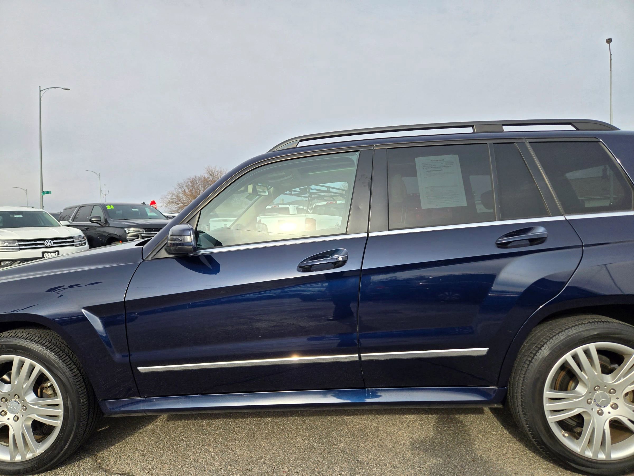Used 2014 Mercedes-Benz GLK 350 4MATIC w/ Premium 1 Package image 3