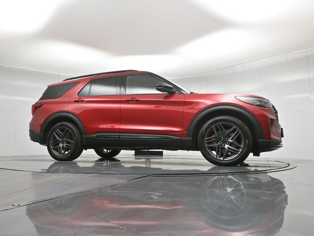 New 2026 Ford Explorer ST image 3