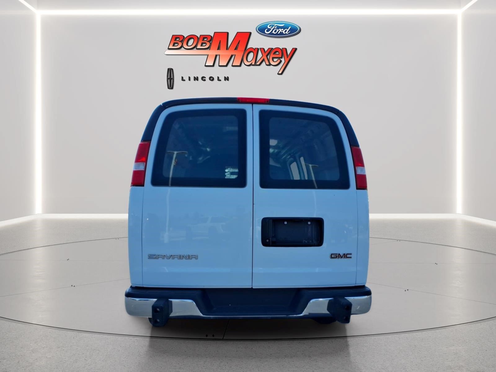 Used 2024 GMC Savana 2500 w/ Driver Convenience Package RWD image 9