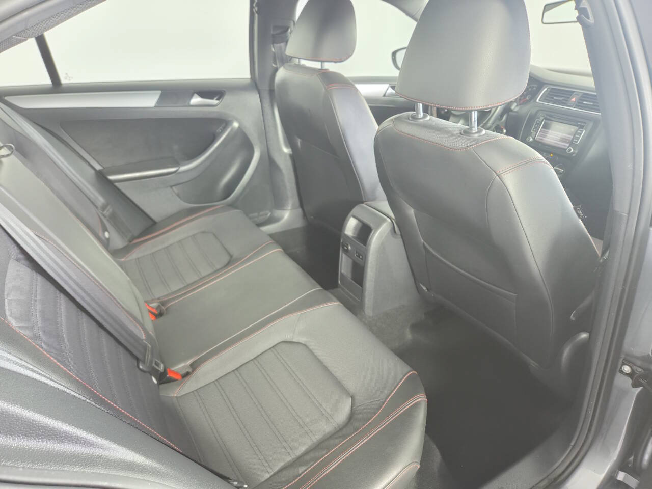 Used 2014 Volkswagen Jetta GLI FWD image 28