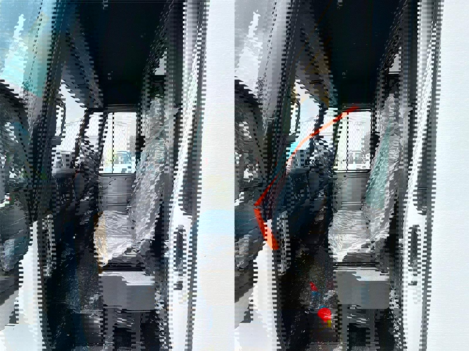 New 2025 Chevrolet Brightdrop 600 w/ Power Door Package AWD/4WD image 15