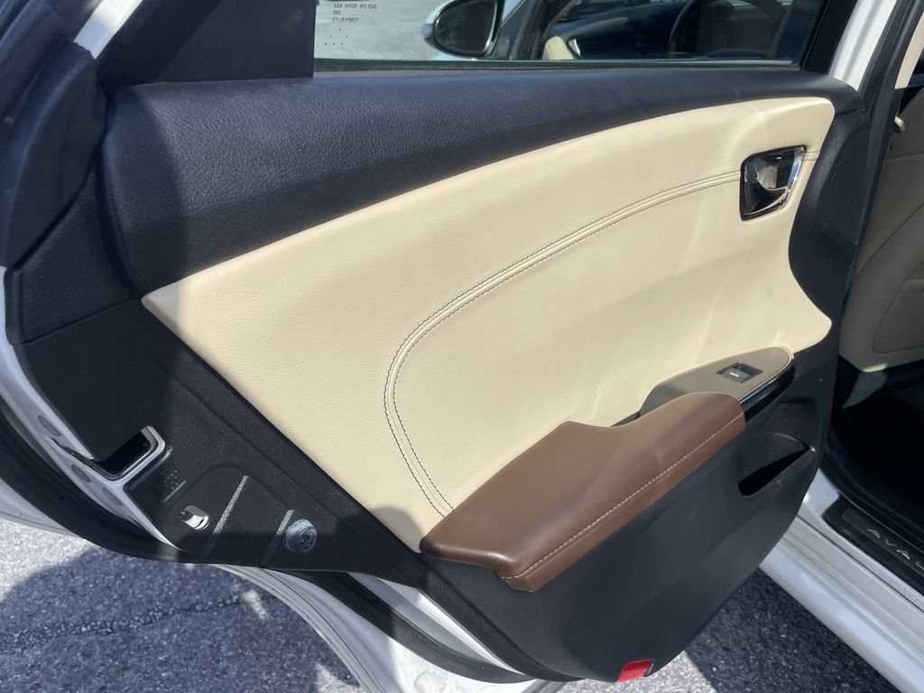 Used 2015 Toyota Avalon Limited FWD image 22