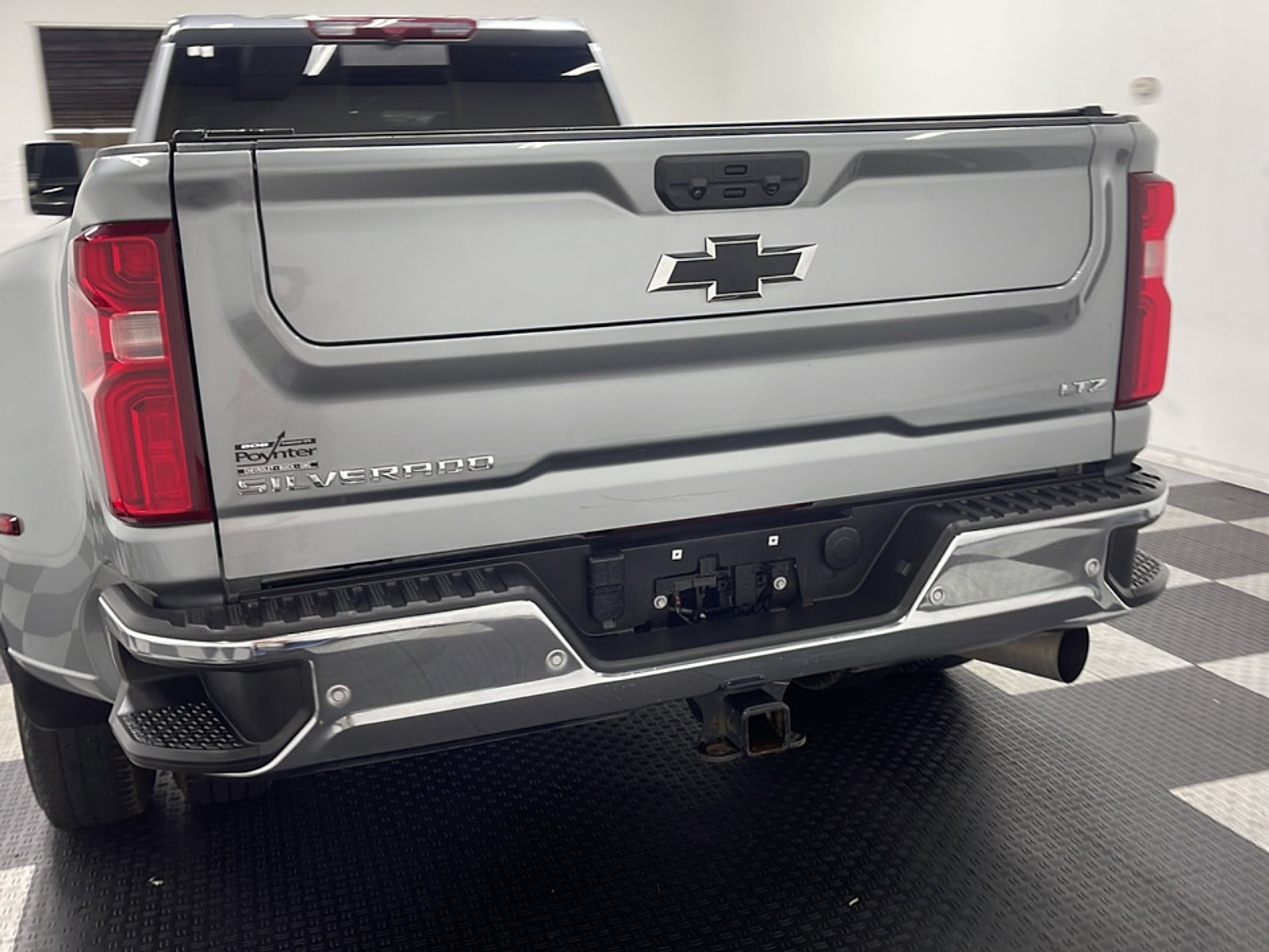 Used 2025 Chevrolet Silverado 3500 LTZ w/ LTZ Plus Package AWD/4WD image 18