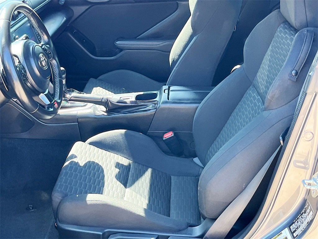 Used 2022 Toyota GR86 w/ ALL Weather Mat Package (TMS) image 18