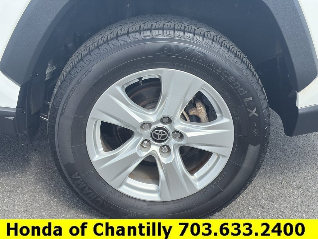 Used 2021 Toyota RAV4 XLE AWD/4WD image 27