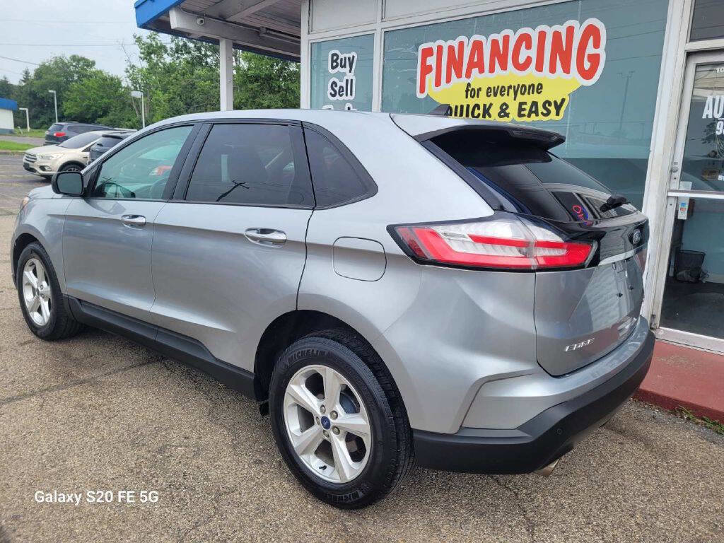 Used 2020 Ford Edge SE image 4