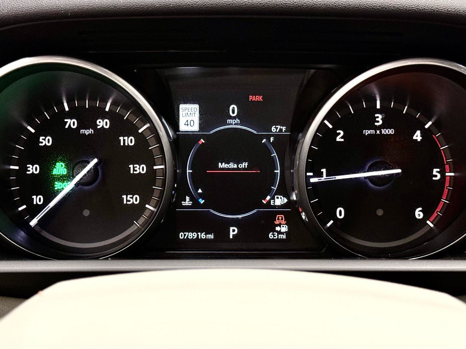 Used 2017 Land Rover Discovery HSE Luxury AWD/4WD image 24