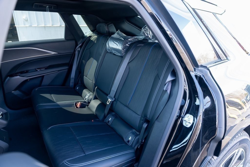 New 2025 Cadillac Lyriq Luxury image 20