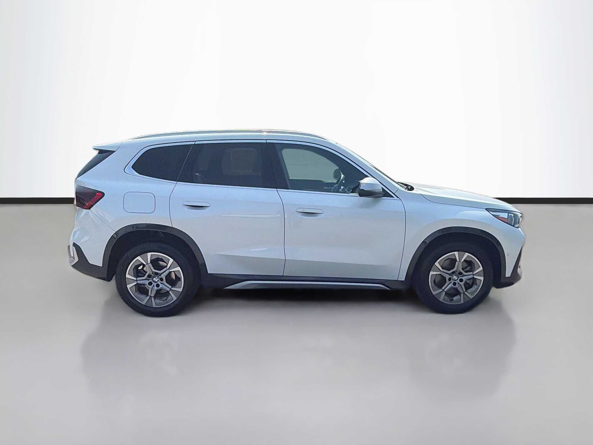 Used 2024 BMW X1 xDrive28i AWD/4WD image 4