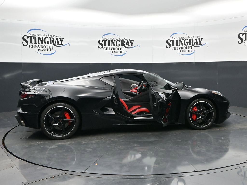 Used 2021 Chevrolet Corvette Stingray Preferred Cpe w/ Body-Color Dual Roof Package RWD image 27