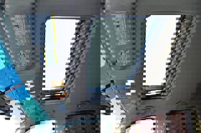 Used 2012 Nissan Frontier SL w/ Moonroof Pkg image 26