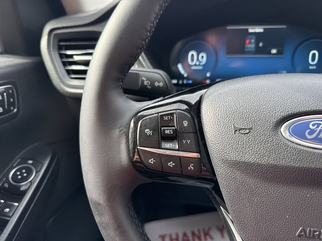 Used 2025 Ford Escape Platinum AWD/4WD image 16