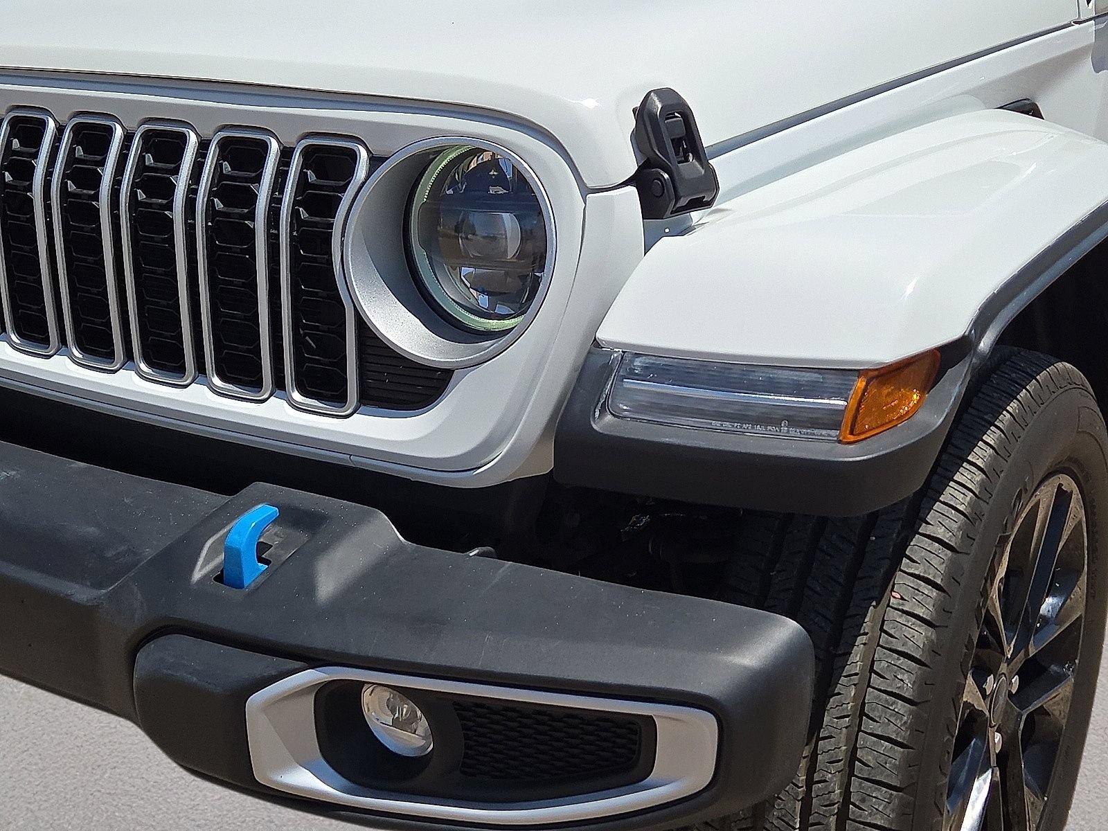 Used 2024 Jeep Wrangler Unlimited Sahara AWD/4WD image 9