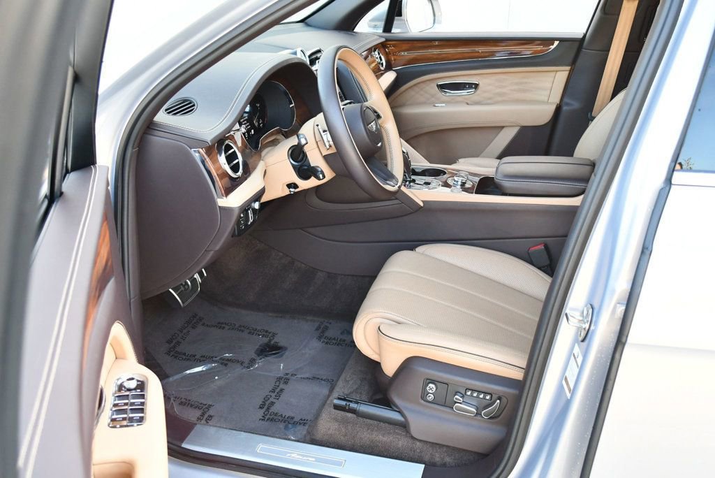 Used 2023 Bentley Bentayga Extended Wheelbase AWD/4WD image 47