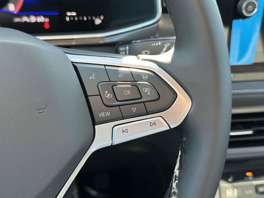 New 2025 Volkswagen Taos SE image 19