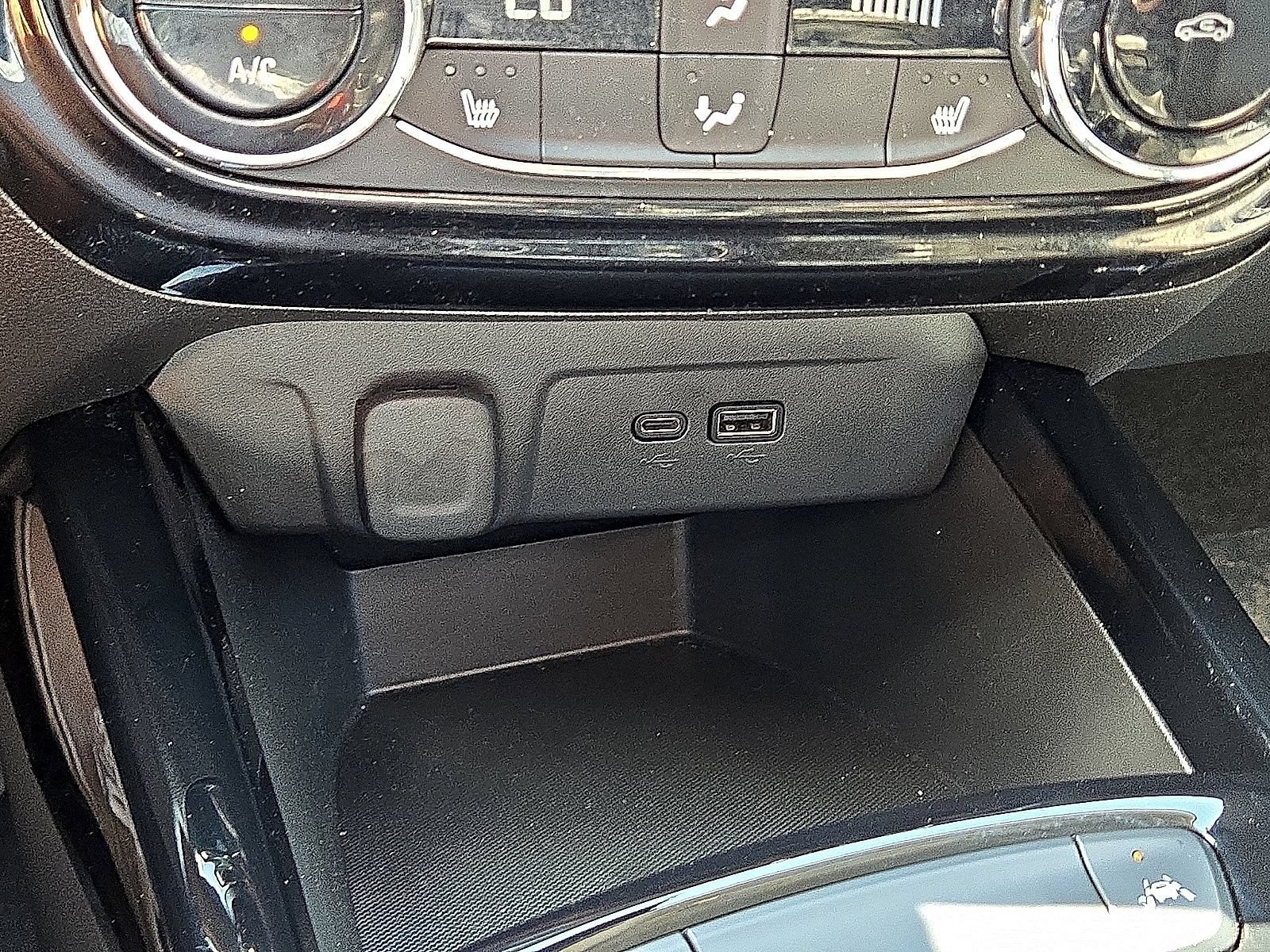 Used 2025 Chevrolet Trax LT w/ Driver Confidence Package FWD image 29