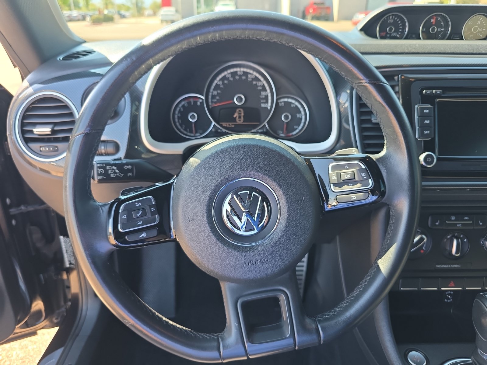 Used 2014 Volkswagen Beetle R-Line FWD image 9