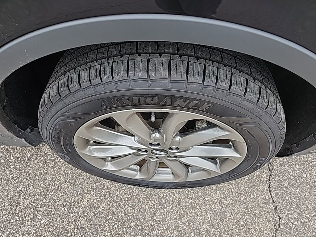 Used 2021 Lincoln Corsair AWD w/ Premium Package image 7