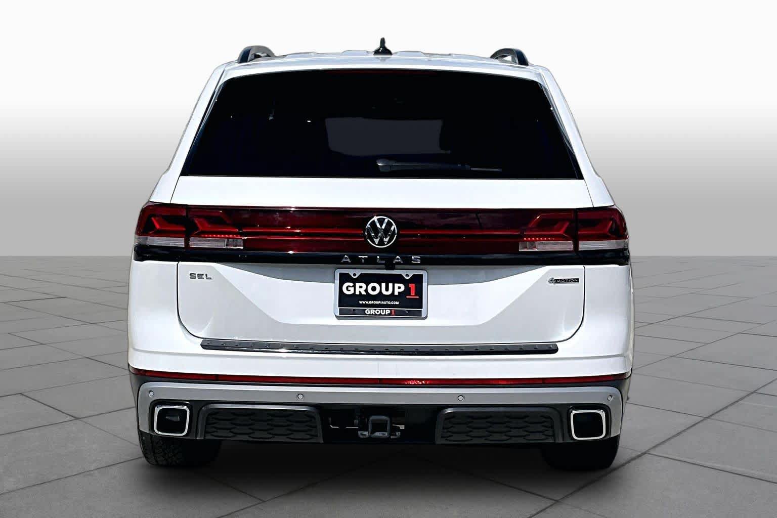 Used 2024 Volkswagen Atlas Peak Edition SEL AWD/4WD image 5