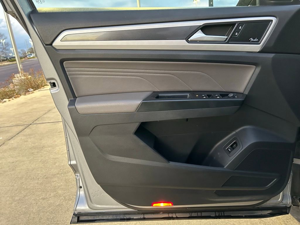 Used 2021 Volkswagen Atlas Cross Sport SEL Premium R-Line image 10