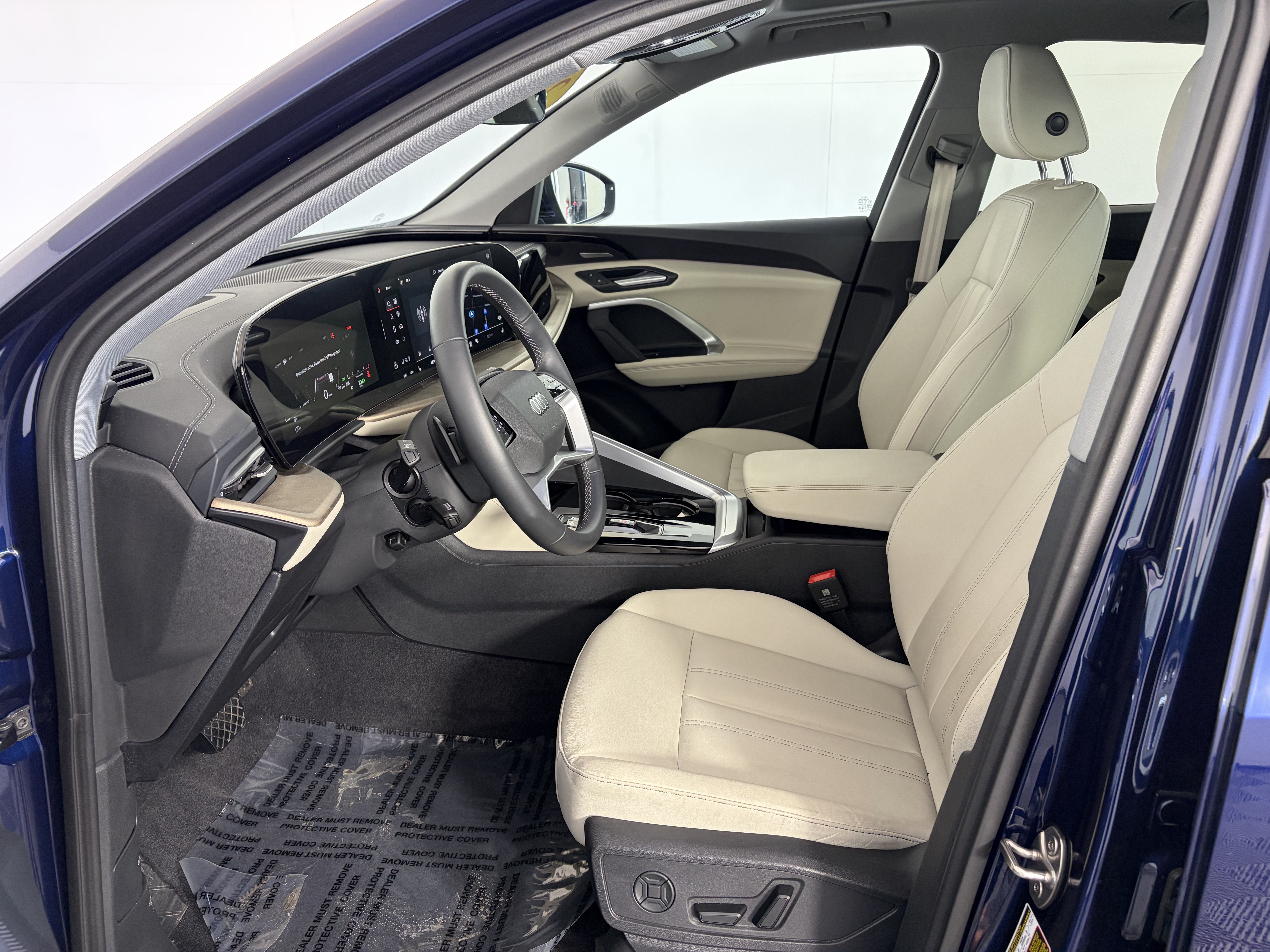 Used 2025 Audi Q5 Premium Plus w/ Premium Plus AWD/4WD image 6