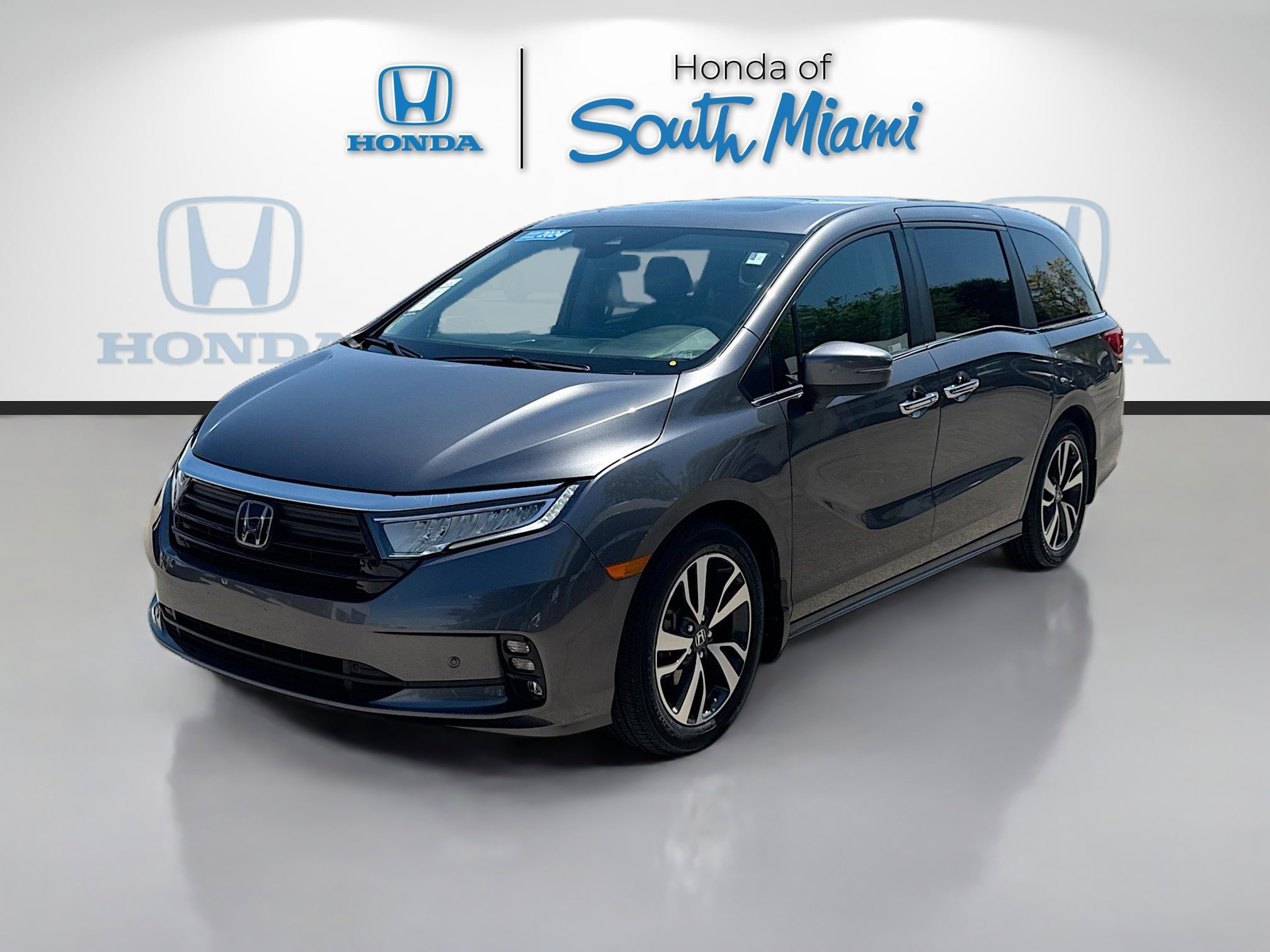Certified 2024 Honda Odyssey Touring image 3