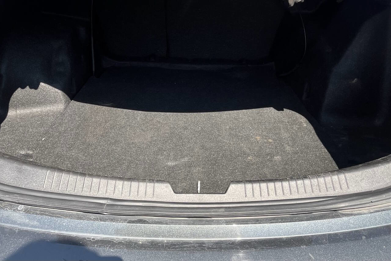 Used 2017 Chevrolet Malibu LT image 22