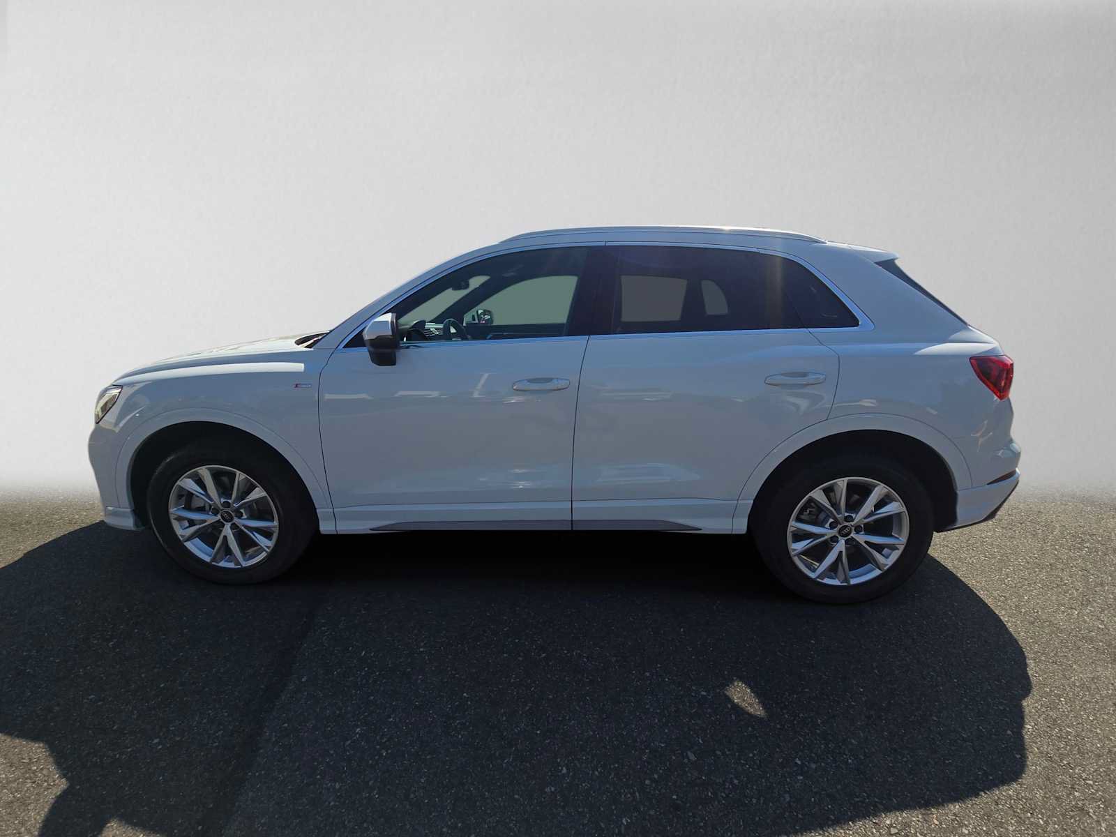 Used 2023 Audi Q3 2.0T Premium Plus w/ Premium Plus Package AWD/4WD image 6