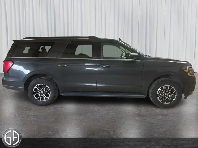 Used 2023 Ford Expedition Max XLT image 4