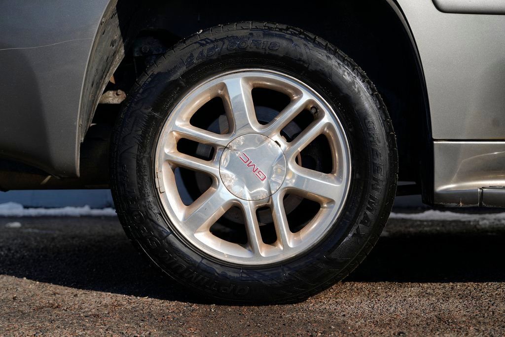 Used 2009 GMC Envoy Denali w/ Sun And 6-Disc Cd Package image 11