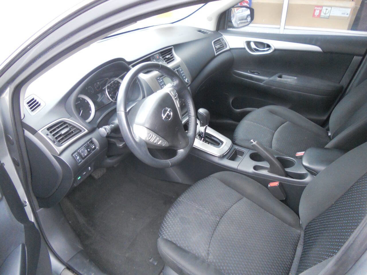 Used 2013 Nissan Sentra SR w/ Driver Pkg image 5