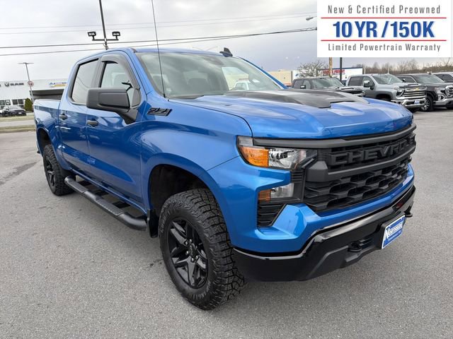Used 2024 Chevrolet Silverado 1500 Custom Trail Boss w/ Dark Appearance Package image 3
