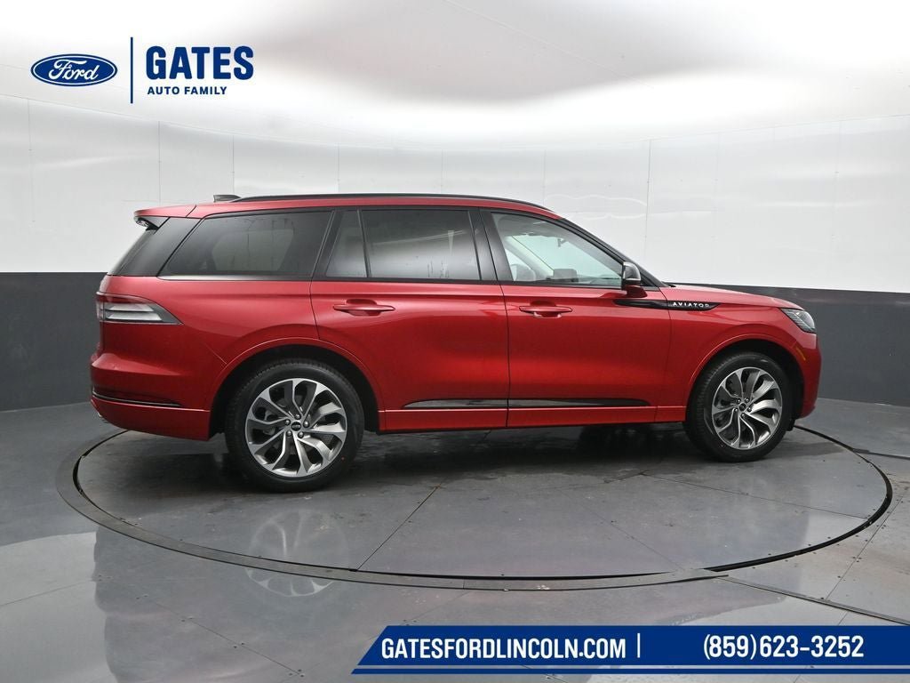 New 2026 Lincoln Aviator AWD w/ Jet Appearance Package image 3
