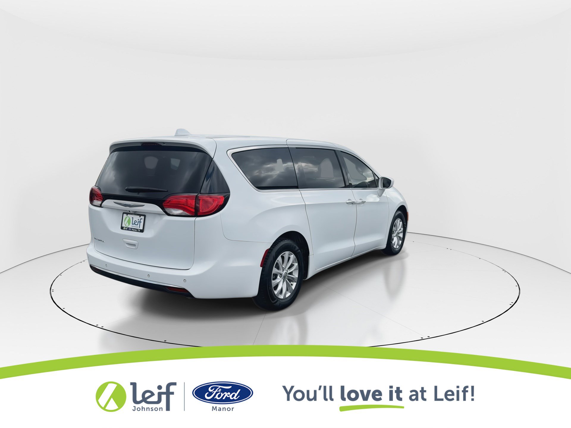 Used 2018 Chrysler Pacifica Touring Plus image 8