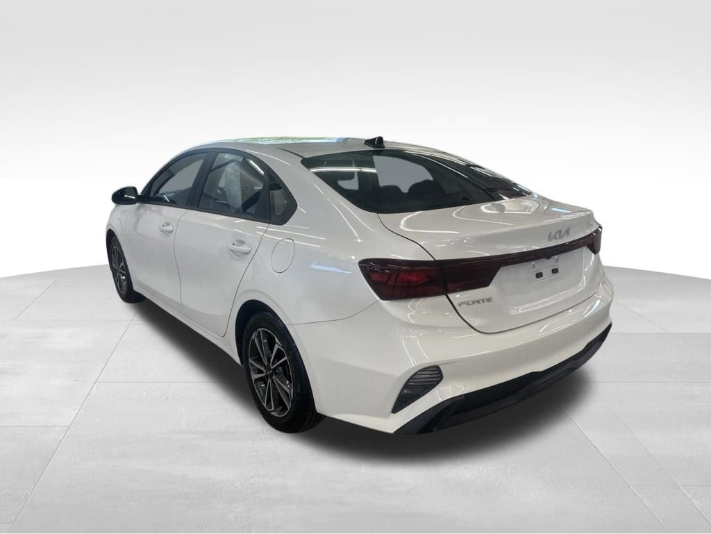Certified 2023 Kia Forte LXS FWD image 4