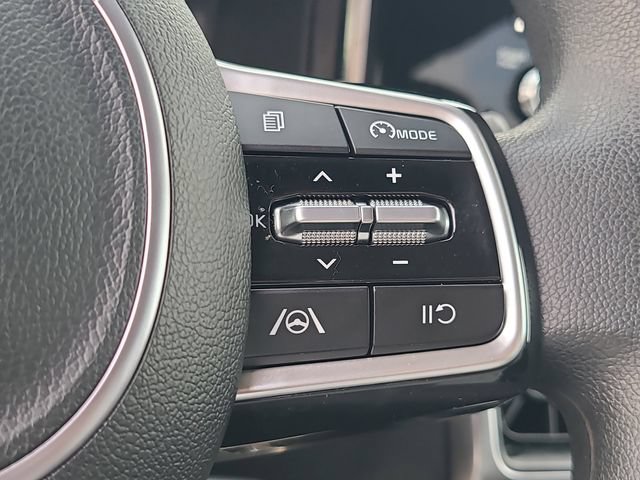Used 2023 Kia Sorento LX FWD image 25