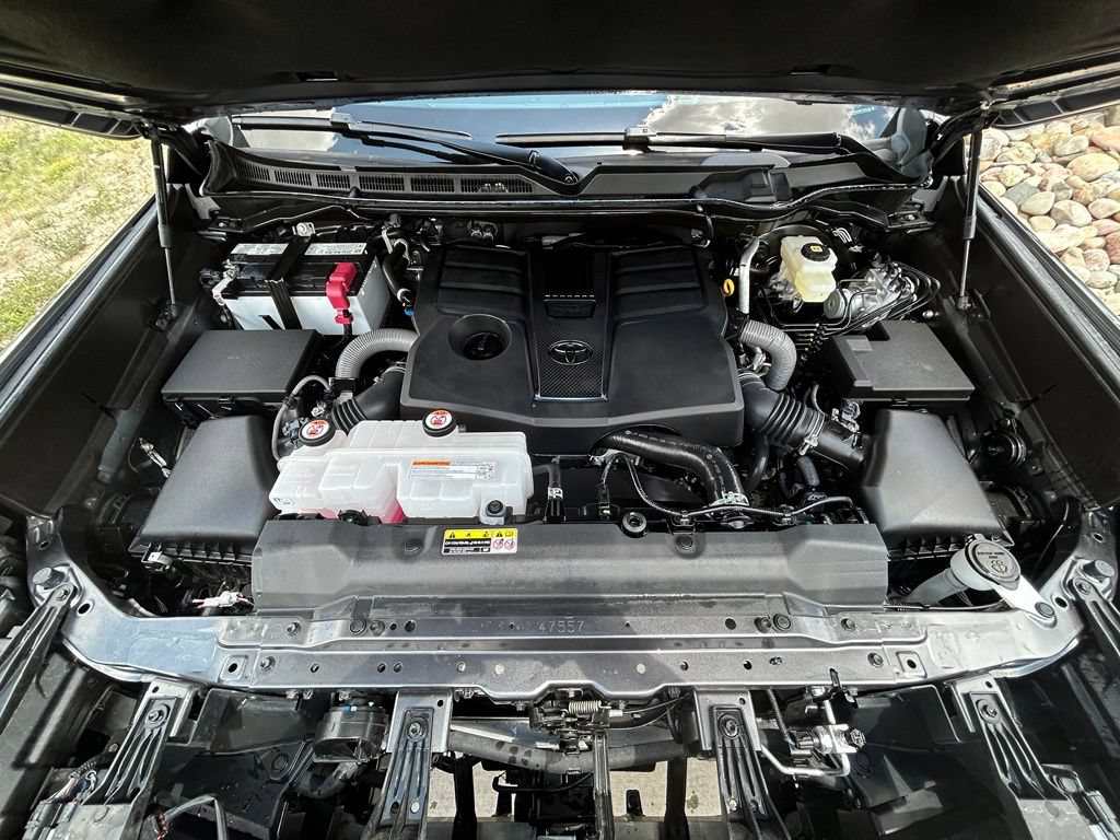 Used 2026 Toyota Tundra SR5 w/ SR5 Convenience Package AWD/4WD image 32
