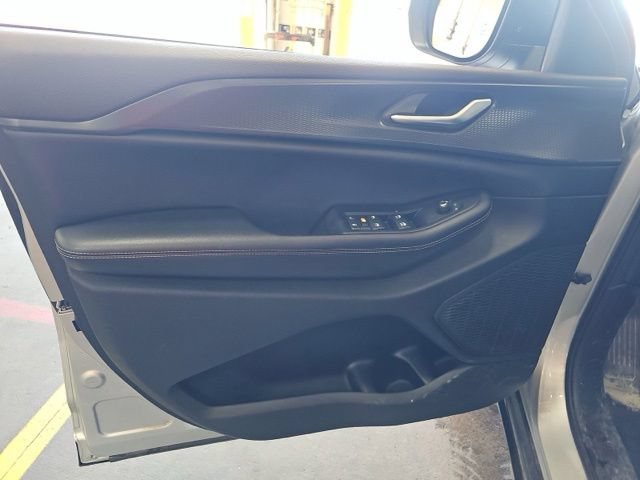Used 2023 Jeep Grand Cherokee L Laredo AWD/4WD image 17