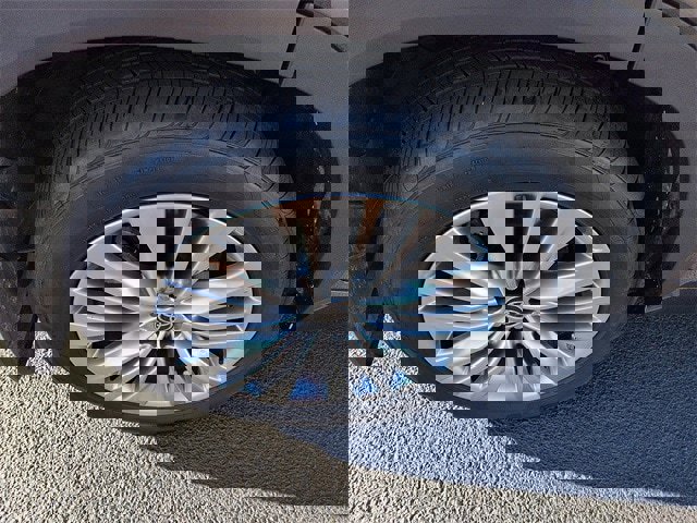 Certified 2025 Toyota Highlander Platinum image 9