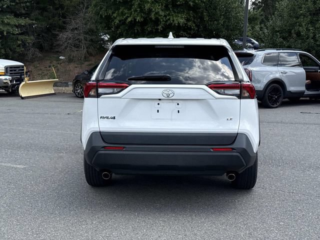 Used 2022 Toyota RAV4 LE FWD image 3